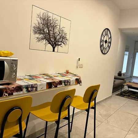 Duplex Loft Close To The Sea. Appartement Pietà