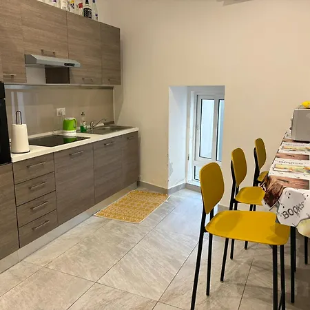 Apartman Duplex Loft Close To The Sea. Pietà